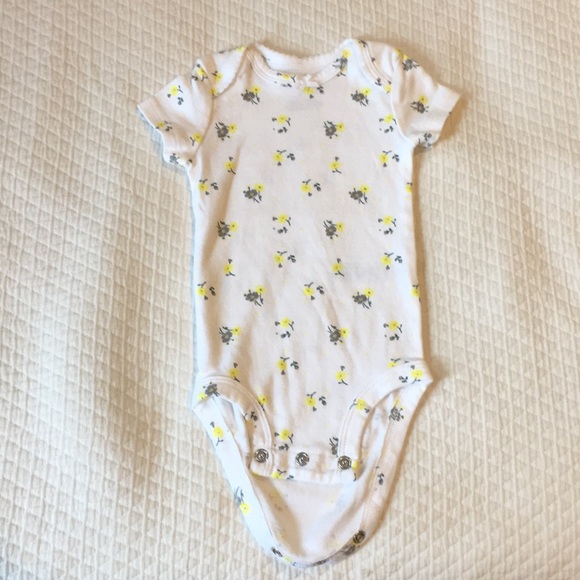 Carter’s Short Sleeve Onesies (SET OF 5) - Picture 8 of 9